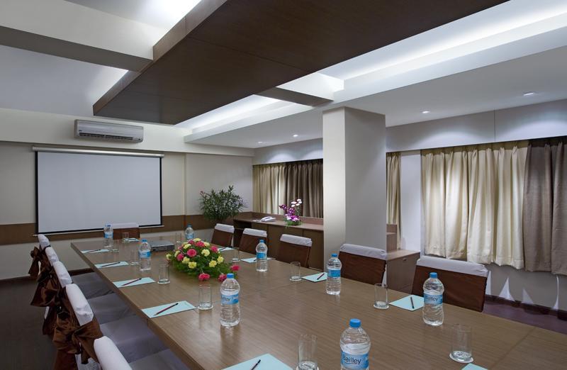 Kapila Business Hotel Pune Exterior foto